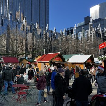 Market Square - a large crowd of people walking around - Landmarks & Historical Buildings Near Me - Pittsburgh, Pennsylvania Market Square - a large crowd of people walking around - Landmarks & Historical Buildings Near Me - Pittsburgh, Pennsylvania