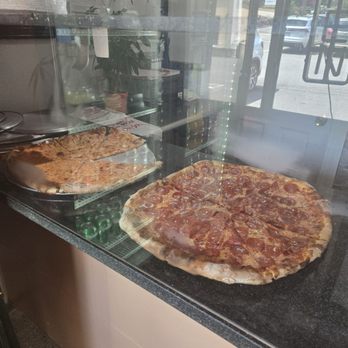 Apizza Heaven - Pizza Slices to go - Pizza Near Me - Middletown, Connecticut