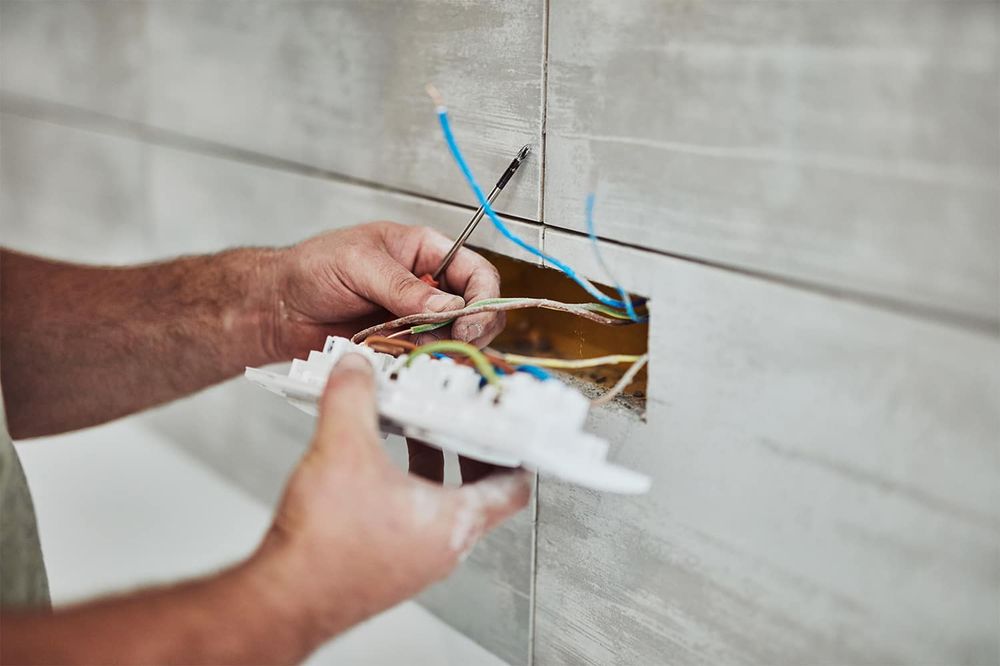 Slide of Zoom Electricians - Tustin