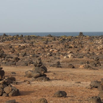 Leuchtturm El Cotillo - Hotels & Travel Near Me