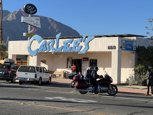 Carlee's by null