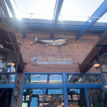 Rock'N Fish - Front Patio decor - Seafood Near Me - Manhattan Beach, California
