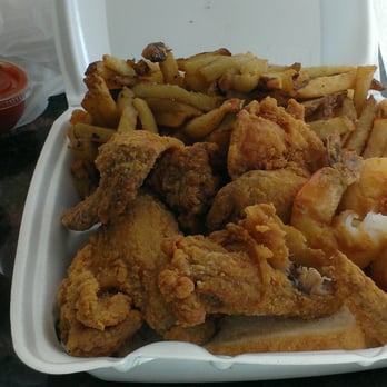 Red Snapper - Fish Combo with chicken wings and jumbo shrimp. - Fast Food Near Me - Chicago, Illinois