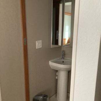 SpringHill Suites Durham Chapel Hill - Corner sink - Hotels Near Me - Durham, North Carolina SpringHill Suites Durham Chapel Hill - Corner sink - Hotels Near Me - Durham, North Carolina