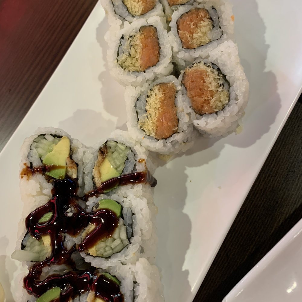 Sushi King - "Eel roll" "Spicy Tuna Roll". WHERE is the eel in this pic? - Japanese Near Me - Richmond, Virginia