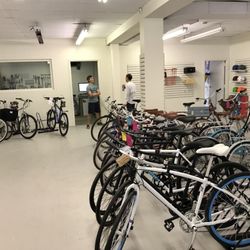 London Bicycle Café - Soft opening first day (Giancarlo in background)