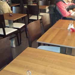 Meze Grill - Ganske koselig interiør, vennlig personale og rimelige priser.