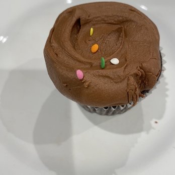 SusieCakes - Lafayette - Chocolate cupcake - Bakeries Near Me - Lafayette, California SusieCakes - Lafayette - Chocolate cupcake - Bakeries Near Me - Lafayette, California