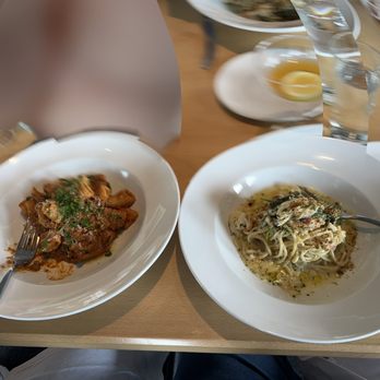 Nell Thorn Restaurant & Pub - Bolognese & Dungeness crab pasta - New American Near Me - La Conner, Washington