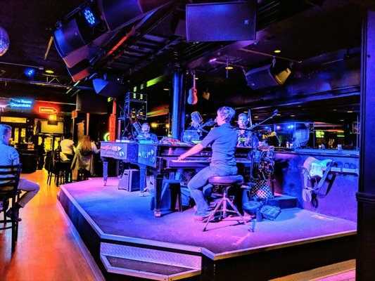 Howl At The Moon Chicago 26 W Hubbard St Chicago Il Restaurants Mapquest