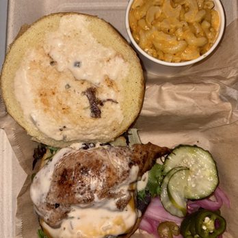The Corner 10th's BBQ - BBQ Smoked Meat Burger|Grilled Chicken|Macaroni & Cheese - Barbeque Near Me - Long Beach, California