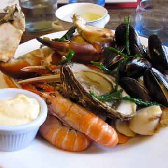 The Islay Hotel - Seafood plater - Bars Near Me - Port Ellen, AGB