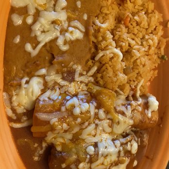 El Camino - Combination Chicken enchilada & Pork Tamale - Mexican Near Me - Aurora, Ohio El Camino - Combination Chicken enchilada & Pork Tamale - Mexican Near Me - Aurora, Ohio