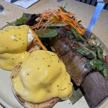 Khao Hom - Ka-Pow Short Rib Benedict - Thai Near Me - Hayward, California