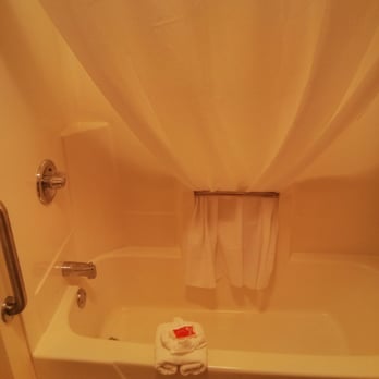 Econo Lodge Mayo Clinic Area - The shower-it's the little things. - Hotels Near Me - Rochester, Minnesota