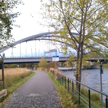 Mauerweg - Im Südosten, parallel zur Autobahn Richtung Schönefeld. - Landmarks & Historical Buildings Near Me - Berlin, BE