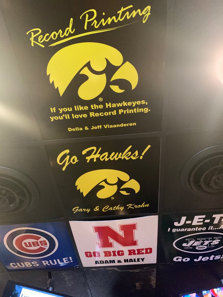 TOWN HOUSE PIZZA & LOUNGE 13 Photos & 19 Reviews 2701 Floyd Blvd