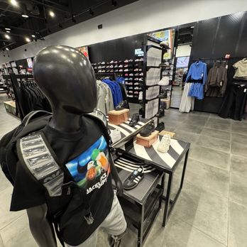 Foot Locker - Shoe Stores Near Me - Orlando, Florida Foot Locker - Shoe Stores Near Me - Orlando, Florida
