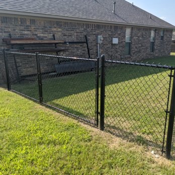 FastPace Fence - Yes we even do black vinyl coated chain-link fences - Fences & Gates Near Me - Flint, Texas FastPace Fence - Yes we even do black vinyl coated chain-link fences - Fences & Gates Near Me - Flint, Texas