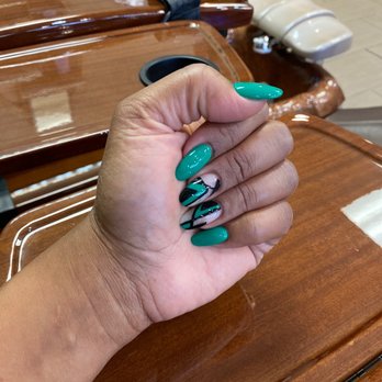 Bluerock Nails & Spa - Nail Salons Near Me - Antioch, California