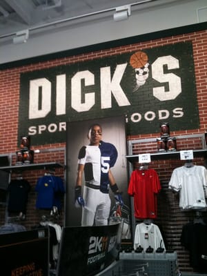 DICK'S Sporting Goods by null