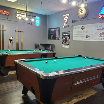 Smashin' Good Time - Billiards area - Axe Throwing Near Me - Sparks, Nevada Smashin' Good Time - Billiards area - Axe Throwing Near Me - Sparks, Nevada