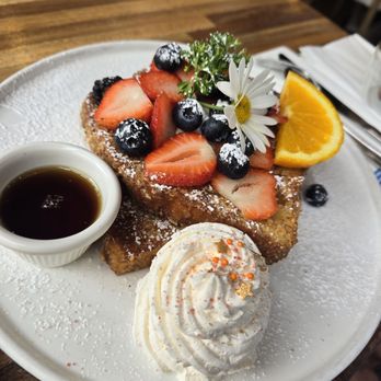 Lapisara Eatery - Breakfast & Brunch Near Me - San Francisco, California