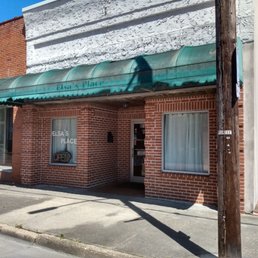 Court Street entrance, but there's parking and entrance at back.