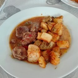 La Cochera - carrillera con patatas