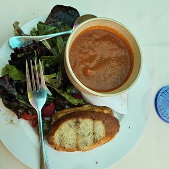 Cafe Wisteria - Grilled Cheese and Tomato bisque - Cafes Near Me - Menlo Park, California