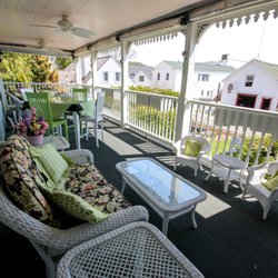 Metivier Inn