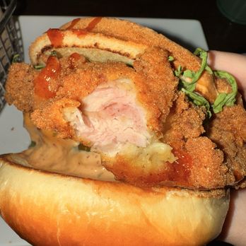 Old School Bar & Grill - Raw Fried Chicken - Bars Near Me - Windham, New Hampshire