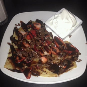Kaspas Desserts - Strawberry and Chocolate indulgence crepe (chocolate sauce, strawberries, chocolate flakes and ice-cream) - Desserts Near Me - London, XGL Kaspas Desserts - Strawberry and Chocolate indulgence crepe (chocolate sauce, strawberries, chocolate flakes and ice-cream) - Desserts Near Me - London, XGL