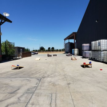 Peltier Winery - Lounge and cornhole games. - Wineries Near Me - Acampo, California
