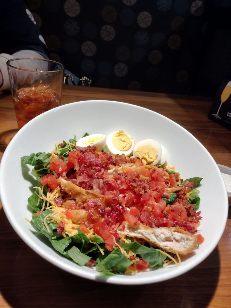 HYVEE MARKET GRILL Updated October 2024 12 Photos 301 NE Rice Rd, Lee's Summit, Missouri