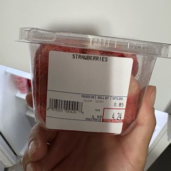Old World Food Market - SLICED STRAWBERRIES 16 OZ - Specialty Food Near Me - Nyack, New York Old World Food Market - SLICED STRAWBERRIES 16 OZ - Specialty Food Near Me - Nyack, New York