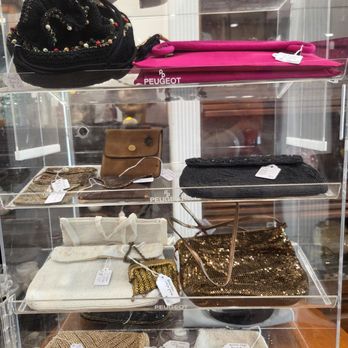 Yardley Antiques - Vintage purses and clutches, always changing inventory. - Antiques Near Me - Pennsburg, Pennsylvania Yardley Antiques - Vintage purses and clutches, always changing inventory. - Antiques Near Me - Pennsburg, Pennsylvania