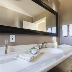 Weisinger Vineyard Cottage - Beautiful marble bathroom sink.