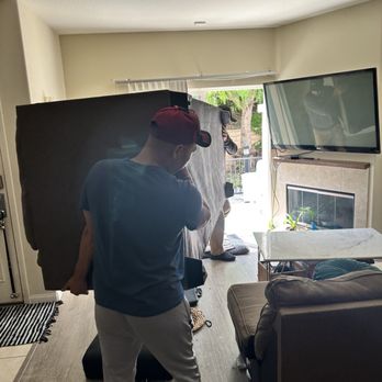 Easy Way Moving - Living room - Movers Near Me - Los Angeles, California Easy Way Moving - Living room - Movers Near Me - Los Angeles, California