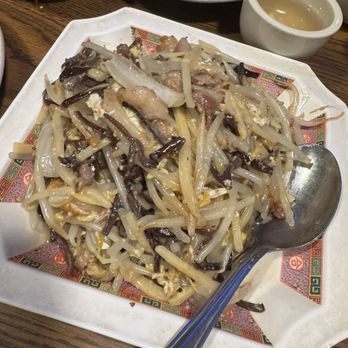 Tai Tung Chinese Restaurant - MOo Shu Pork. Just okay. A little too wet for my wrap. - Chinese Near Me - Seattle, Washington Tai Tung Chinese Restaurant - MOo Shu Pork. Just okay. A little too wet for my wrap. - Chinese Near Me - Seattle, Washington