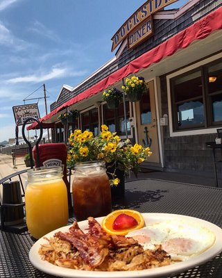 Dockside Diner by null