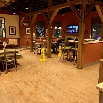 Roy Rogers - Sitting Area - Fast Food Near Me - Cumberland, Maryland