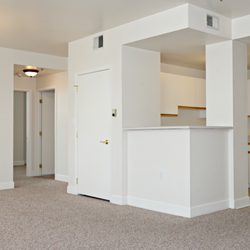 Commodore Perry Apartments - Spacious Apartment Homes at Commodore Perry Apartments in Downtown Toledo, OH