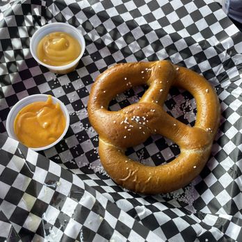 YAH Brew - Soft pretzel with cheese and honey mustard - Breweries Near Me - Hershey, Pennsylvania