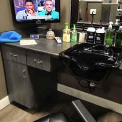 Men's Hair House - Oak Creek
