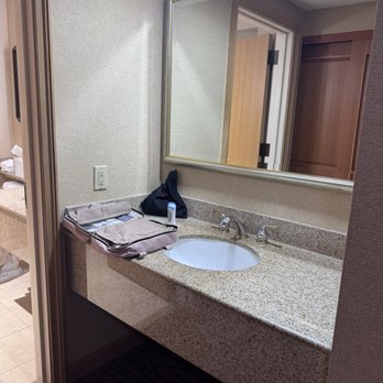 Hilton Orange County/Costa Mesa - Hotels Near Me - Costa Mesa, California