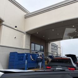 Goodwill Industries Sacramento Valley & Northern Nevada - Dropping off donations