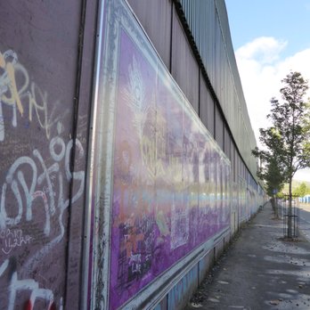 Peace Wall - Landmarks & Historical Buildings Near Me - Belfast, BFS