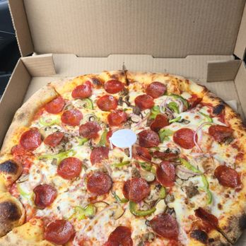 Flippers Pizza - Supreme Pizza - Pizza Near Me - Kissimmee, Florida