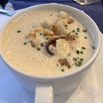 Albrecht-Dürer-Stube - Horseradish creamy soup - Franconian Near Me - Nuremberg, BY